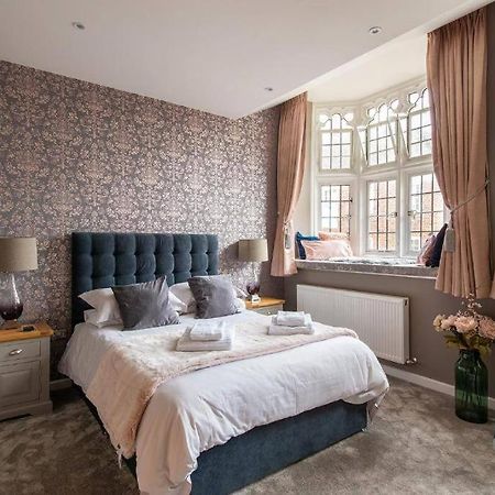 The Most Central Apartment In Canterbury Stunning Interiors, Fully Equipped, City Views And Free Wifi! Exterior photo