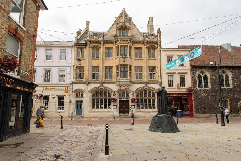 The Most Central Apartment In Canterbury Stunning Interiors, Fully Equipped, City Views And Free Wifi! Exterior photo