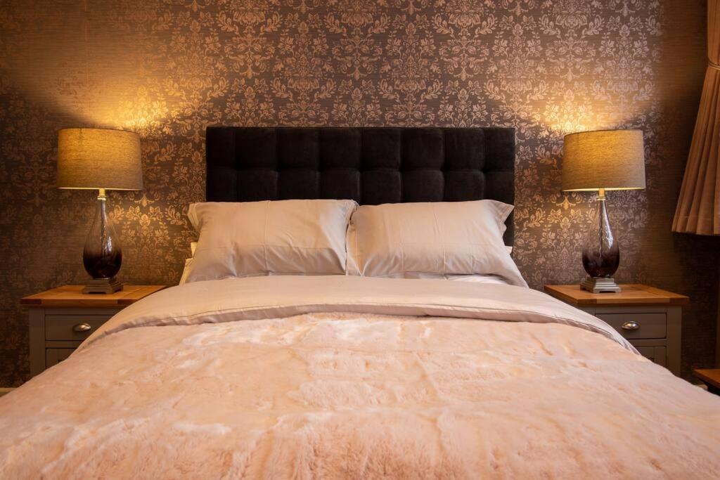 The Most Central Apartment In Canterbury Stunning Interiors, Fully Equipped, City Views And Free Wifi! Exterior photo