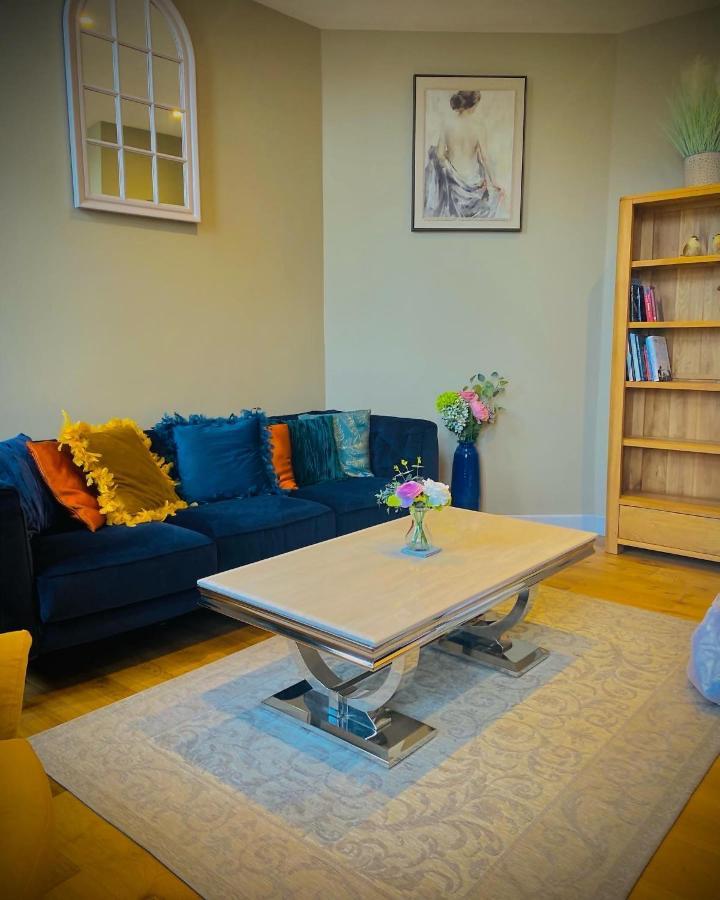 The Most Central Apartment In Canterbury Stunning Interiors, Fully Equipped, City Views And Free Wifi! Exterior photo