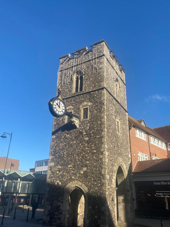 The Most Central Apartment In Canterbury Stunning Interiors, Fully Equipped, City Views And Free Wifi! Exterior photo