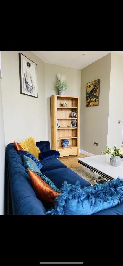 The Most Central Apartment In Canterbury Stunning Interiors, Fully Equipped, City Views And Free Wifi! Exterior photo